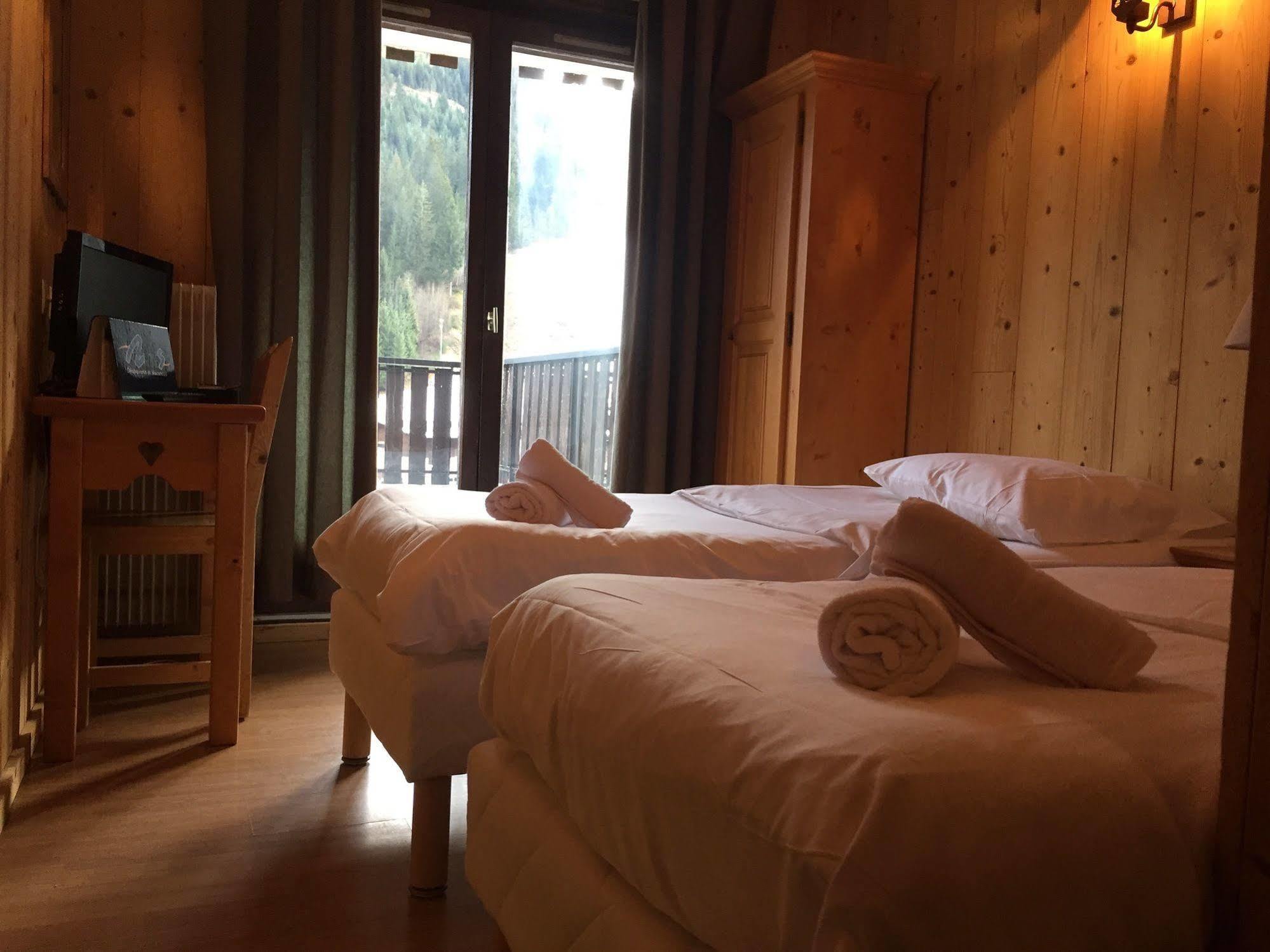 Hotel Les Combelles شاتيل المظهر الخارجي الصورة
